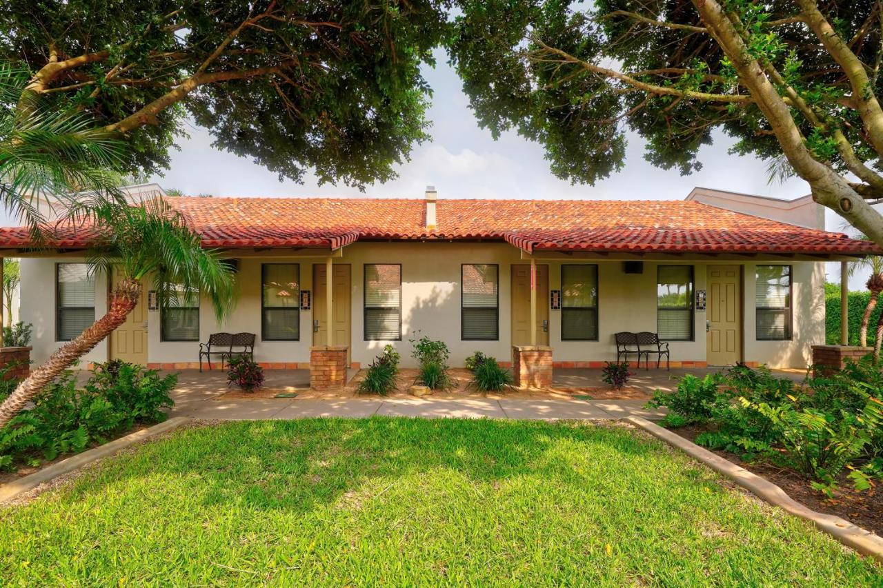 The Bungalows On Shary McAllen Exterior photo